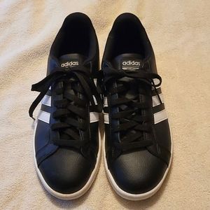 adidas neo, size 8.5, back/white